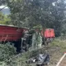 Acidente entre van e carreta na BR-010, em Aparecida do Rio Negro — Foto: Divulgação/PRF-TO