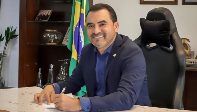 urante o anúncio, o governador destacou a importância da ação para o fortalecimento da educação no estado