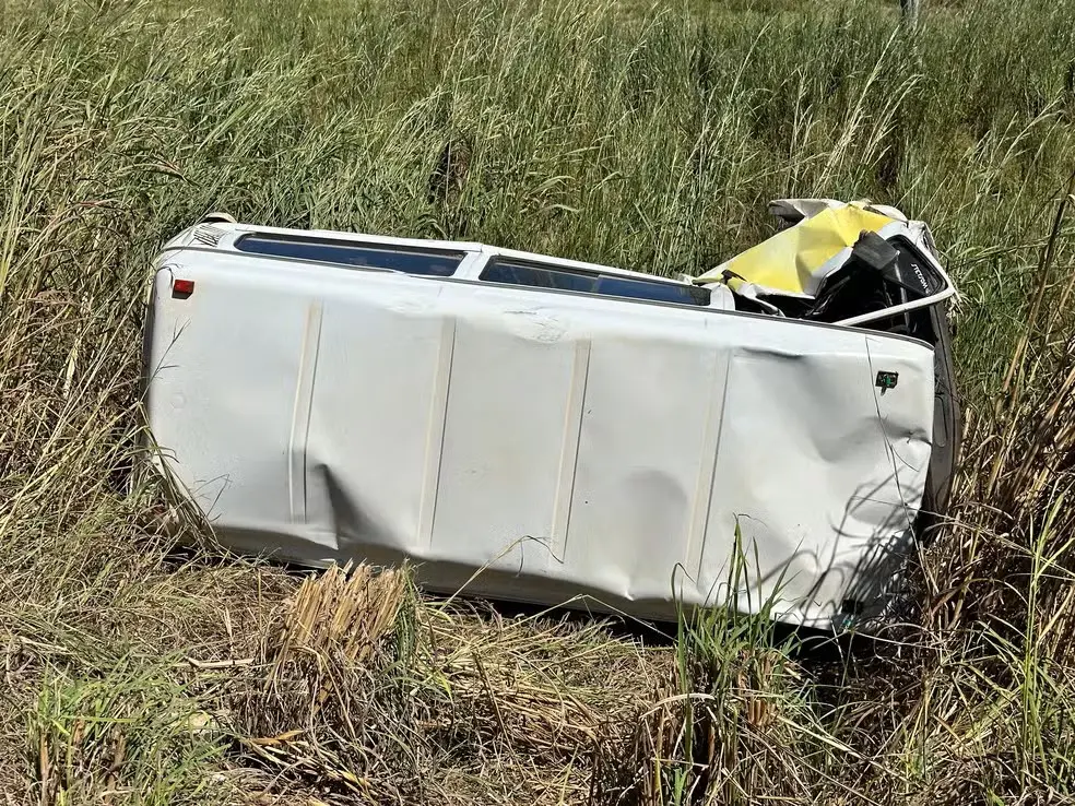 Motorista conduzia Kombi que se envolveu em acidente — Foto: Divulgação/Portal Formoso Alerta