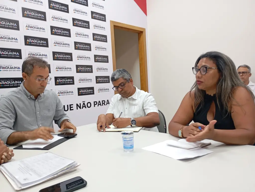 Após diálogo e negociações, greve da educação em Araguaína é encerrada Após diálogo e negociações, greve da educação em Araguaína é encerrada