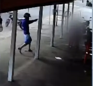 Adolescente de 16 anos é morto a tiros enquanto estava sentado em cadeira