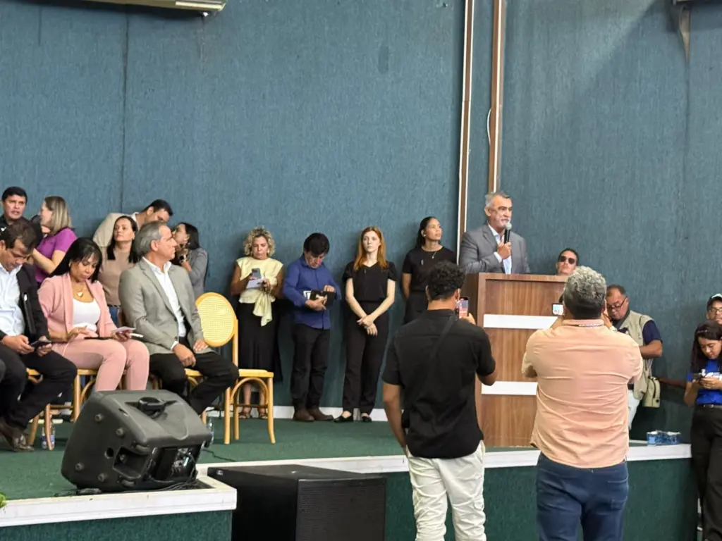 Posse de Big Jow: Amélio defende protagonismo dos prefeitos e municípios e sugere mais um “Tocando em Frente”