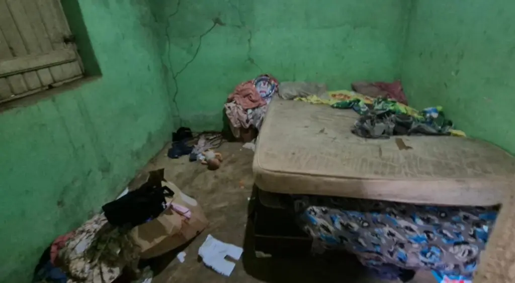 Quarto onde as crianças eram frequentemente violentadas - Foto: Divulgação/Polícia Civil do Tocantins Quarto onde as crianças eram frequentemente violentadas - Foto: Divulgação/Polícia Civil do Tocantins