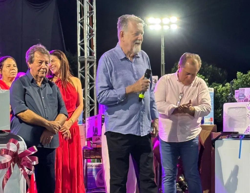 Festa reúne 1,6 mil mães em Colméia; Eduardo Gomes garante apoio à cidade e Vilmar elogia: “um parceiro verdadeiro”