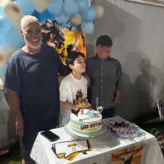 Fã mirim escolhe "Pablo e Luisão" como tema de festa e personagens reais aparecem de surpresa