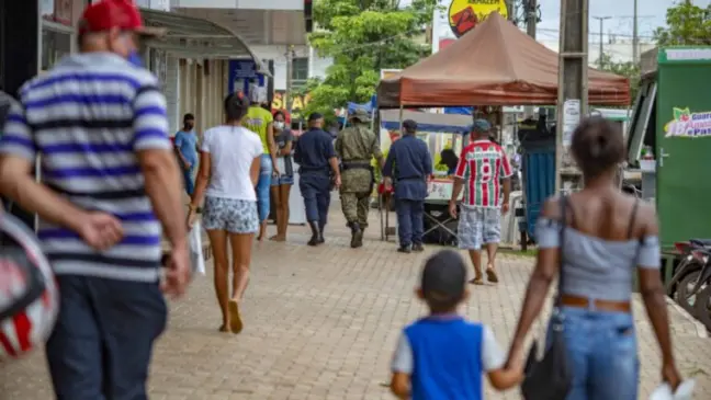 Comércio na Avenida Tocantins em Taquaralto- Foto: Luciana Pires