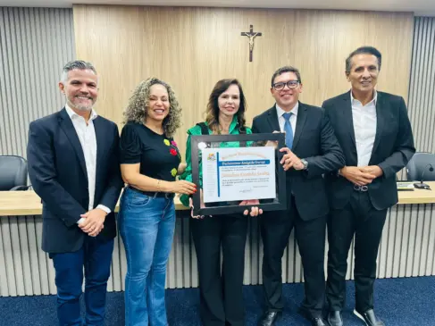 Ao receber título de Parlamentar Amiga de Gurupi, Dorinha diz que política deve ser feita com responsabilidade e critica: “na hora da campanha muitos pedem votos e depois desaparecem”