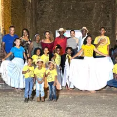  O evento reuniu a comunidade local e grupos de Suça e os catireiros de Natividade - Foto: Mais Assessoria