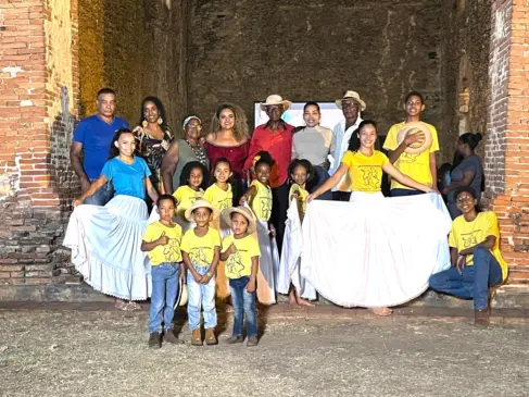  O evento reuniu a comunidade local e grupos de Suça e os catireiros de Natividade - Foto: Mais Assessoria