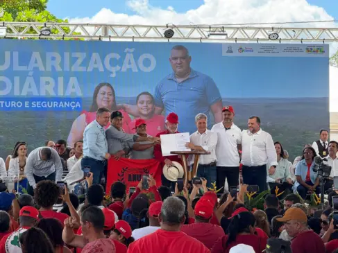 Em Araguatins, ministro anuncia criação de sete novos assentamentos no TO, fala em colocar ricos no imposto de renda e dispara: “O Brasil estava acéfalo”