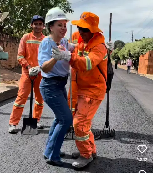 “Feliz da vida e dançando!”: Prefeita Josi chama atenção em vídeo mostrando obra de asfalto