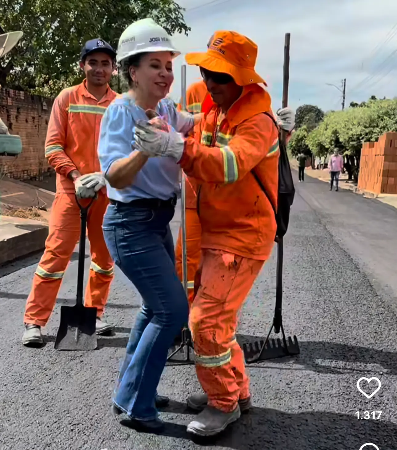 “Feliz da vida e dançando!”: Prefeita Josi chama atenção em vídeo mostrando obra de asfalto