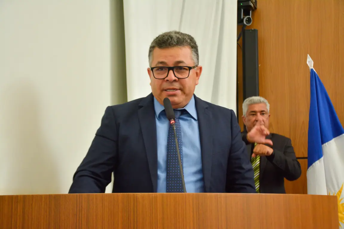 Câmara de Palmas: Vereador propõe mudar nome da Teotônio Segurado para Avenida Siqueira Campos e homenageia Eduardo Câmara de Palmas: Vereador propõe mudar nome da Teotônio Segurado para Avenida Siqueira Campos e homenageia Eduardo
