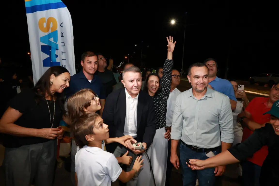 Segurança e economia: Palmas avança na modernização com entrega de nova iluminação em LED na Avenida JK
