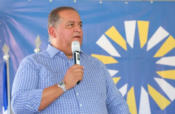 Durante evento, senador Eduardo Gomes anuncia R$ 5 milhões para estradas vicinais em Paranã