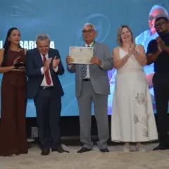 Fenelon Barbosa e outras 14 pessoas receberam a comenda Dr. Francisco Ayres, a maior homenagem de Porto Nacional