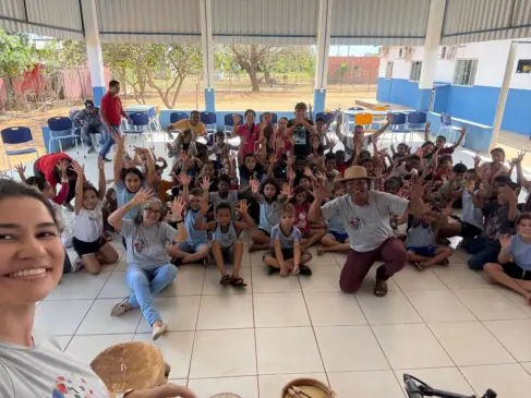 Coletivo Luzis da Cultura leva arte e cinema às escolas de Luzimangues