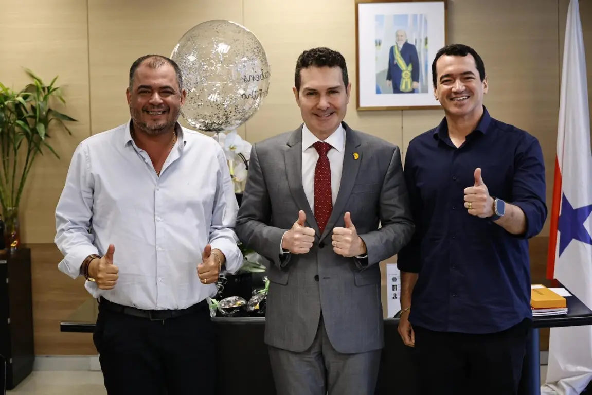 Ministro Jader Filho participa de evento com Alexandre Guimarães no encerramento do “MDB Presente” em Augustinópolis
