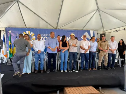 Com meta de uma obra por semana, governo Wanderlei autoriza reforma de escola em Paranã com presença de Amélio, Gomes e deputados; Atuação da Seduc é elogiada
