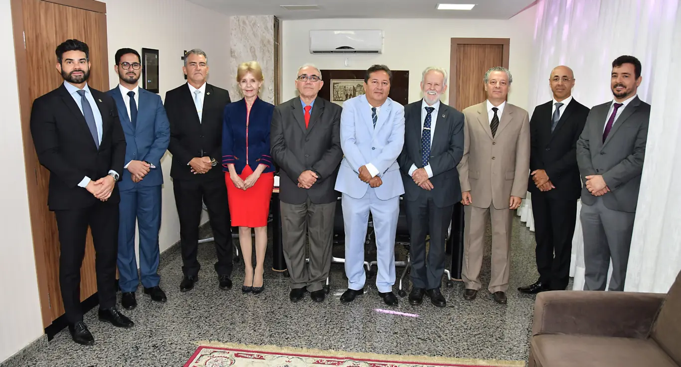 Novo juiz substituto toma posse na Corte Eleitoral tocantinense Novo juiz substituto toma posse na Corte Eleitoral tocantinense