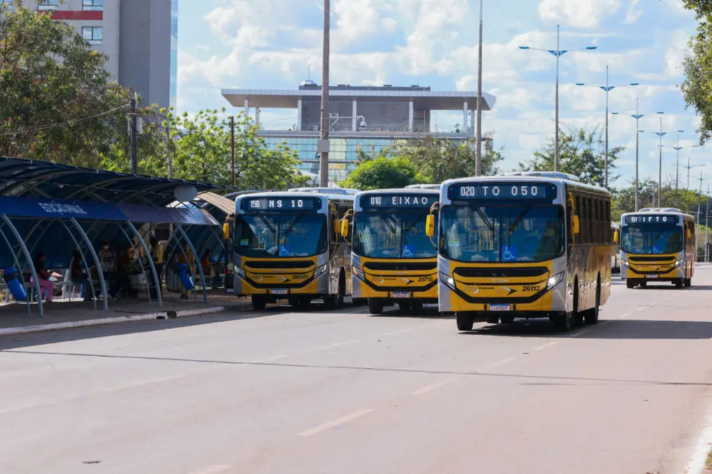 São seis estações de ônibus onde usuários podem fazer a integração – Foto: Lia Mara