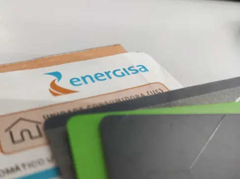 Entenda a conta de energia e saiba como economizar durante período de calor intenso
