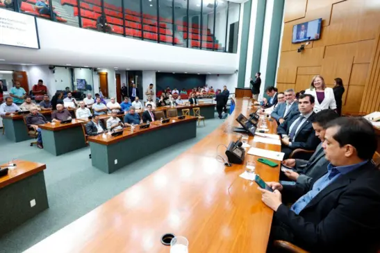 Audiência da PEC 66 reúne prefeitos para debater alívio fiscal nos municípios
