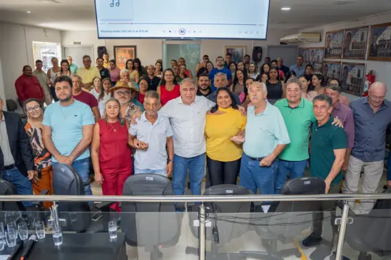 Laurez Moreira faz pré-campanha ao lado de Paulo Sidnei e outros ex-mandatários