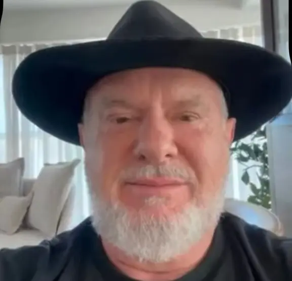 Guerra política entre Carlesse e Vicentinho tem novo capítulo e troca de farpas pública: “vou andar é com o povo”