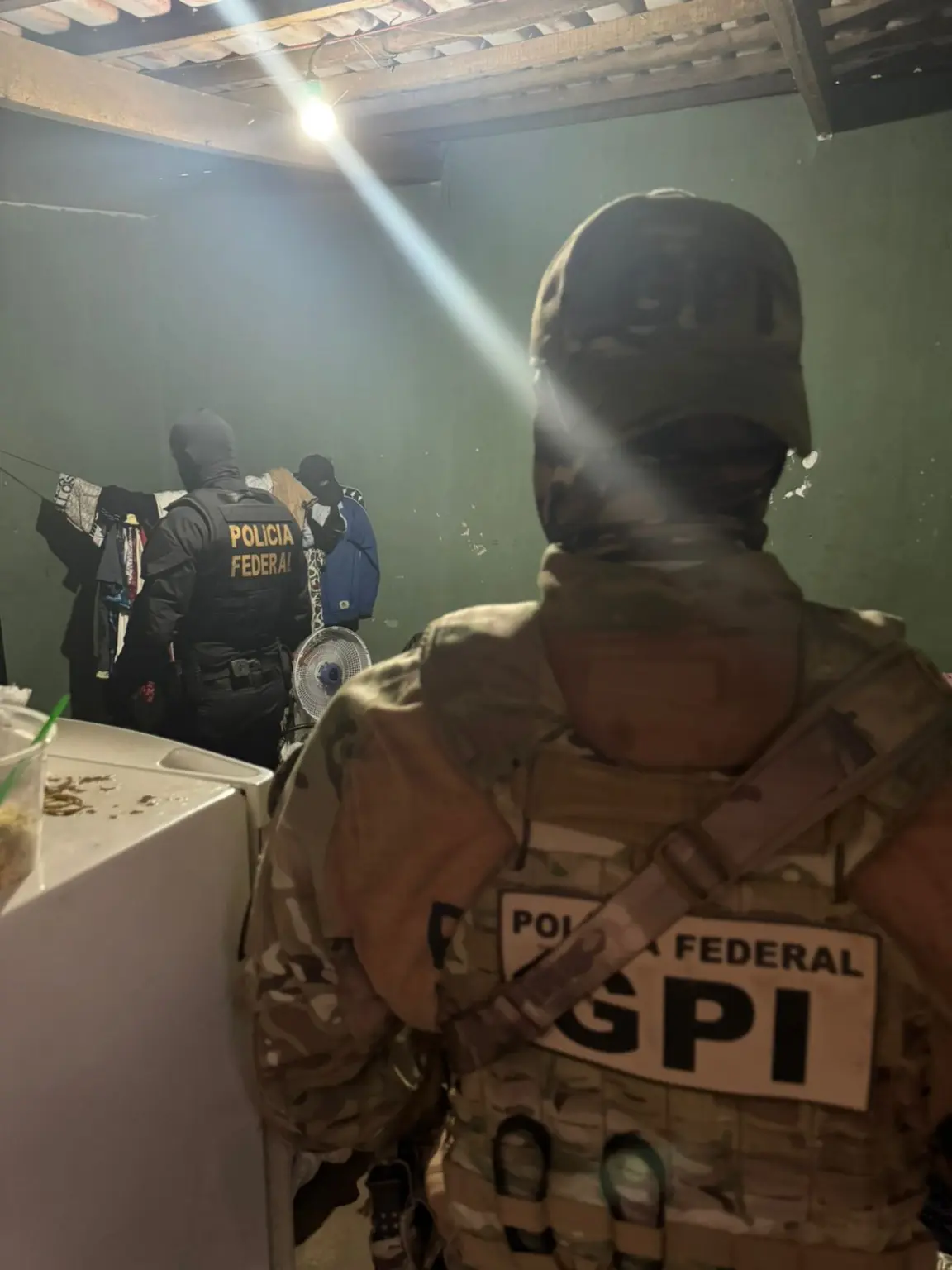 Polícia Federal cumpre mandados de prisão durante Operação Cerberus — Foto: Divulgação/Polícia Federal