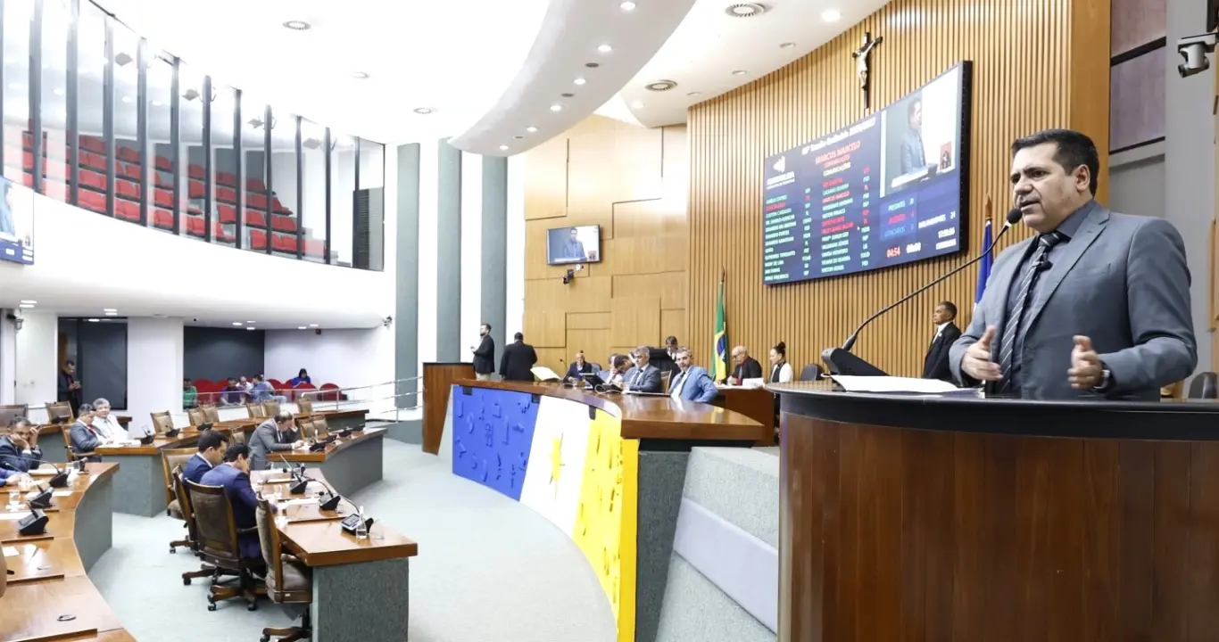 Na visão do parlamentar, além de retribuir os eleitores, a iniciativa reforça seu compromisso em transformar a qualidade de vida dos moradores
Na visão do parlamentar, além de retribuir os eleitores, a iniciativa reforça seu compromisso em transformar a qualidade de vida dos moradores