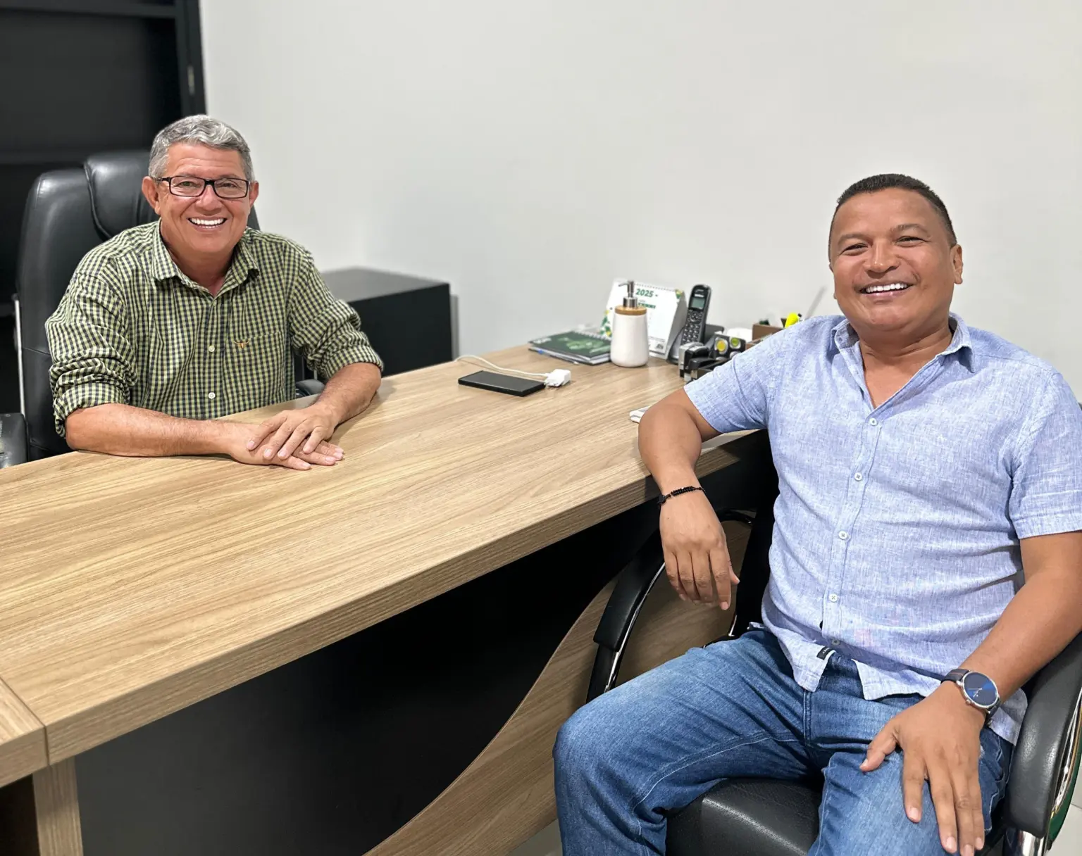 Prefeito Auri-Wulange filia Axixá na ATM e quer independência inalienável: “não aceitamos puxão de orelha de ninguém” Prefeito Auri-Wulange filia Axixá na ATM e quer independência inalienável: “não aceitamos puxão de orelha de ninguém”