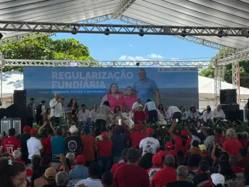 Araguatins: Prefeito Aquiles abre evento, diz que a maior pesquisa é o carinho do povo e pede: “vamos reconduzir o presidente ao 4º mandato”