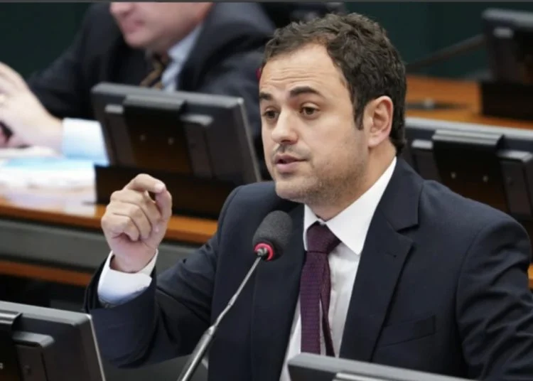 Deputado federal Glauber Braga realiza ato em Palmas neste sábado em defesa da democracia e contra tentativa de cassação