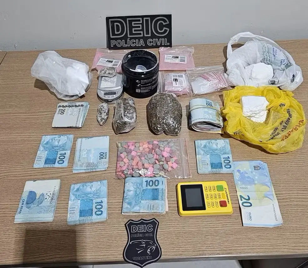 Porções de drogas apreendidas durante ação da 8ª DEIC - Foto: DICOM SSP TO Porções de drogas apreendidas durante ação da 8ª DEIC - Foto: DICOM SSP TO