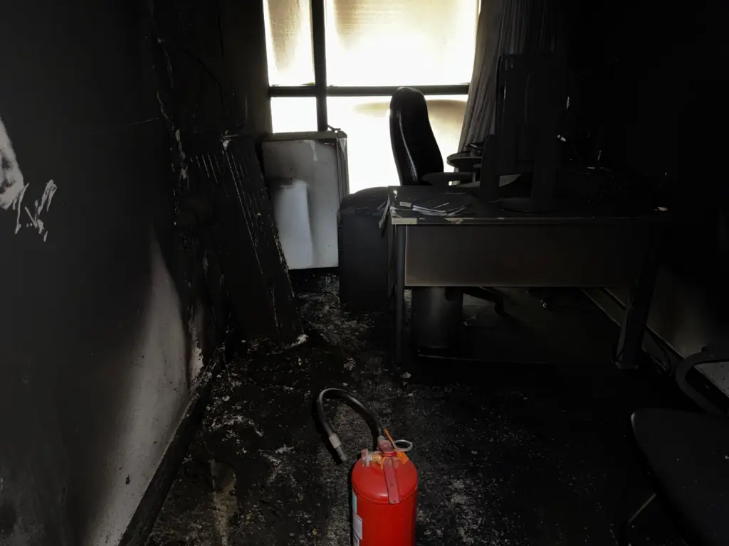 Atividades são suspensas na Aleto hoje por causa do princípio de incêndio Atividades são suspensas na Aleto hoje por causa do princípio de incêndio