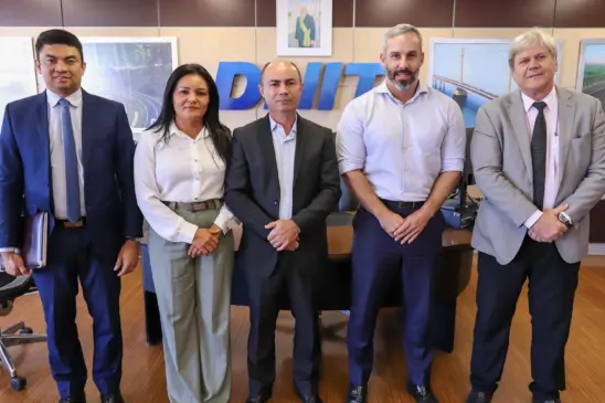 Com apoio do senador Eduardo Gomes, prefeito de Goiatins busca solução no DNIT para ponte interditada na BR-010