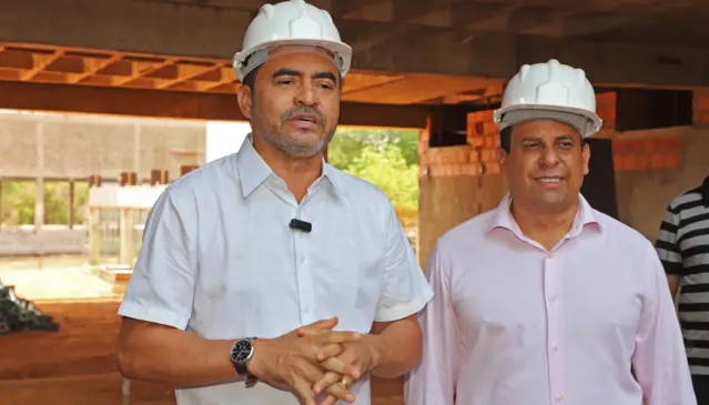 Governador Wanderlei Barbosa assina ordem de serviço para reforma de colégio militar em Paranã nesta segunda-feira, 23 - Aldemar Ribeiro/Governo do Tocantins