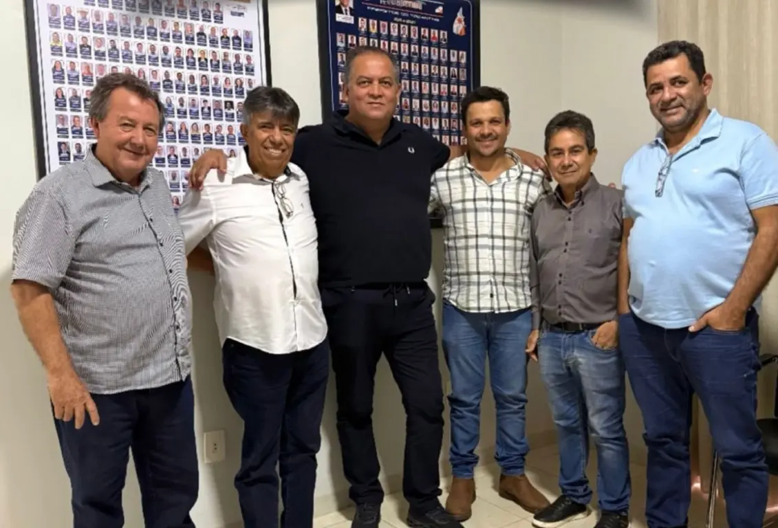 Em Palmas, Eduardo Gomes recebe líderes estaduais e municipais Em Palmas, Eduardo Gomes recebe líderes estaduais e municipais