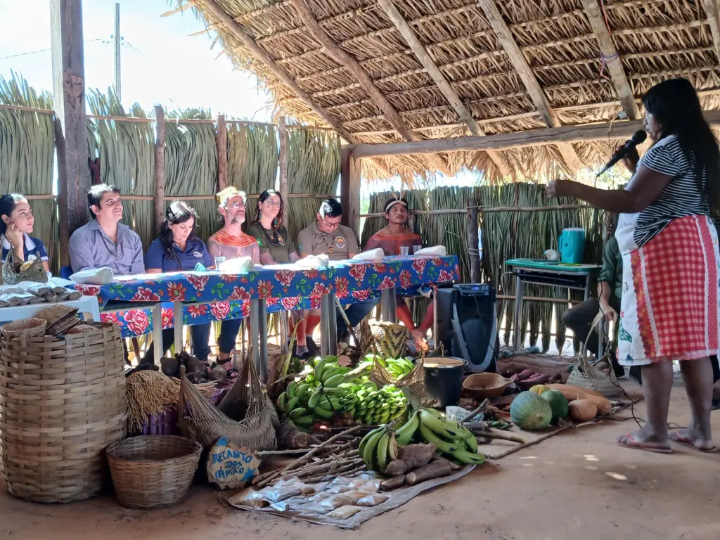 Oficina promove alimentação escolar tradicional em comunidades indígenas Oficina promove alimentação escolar tradicional em comunidades indígenas
