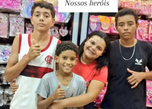 Jovens protegem loja aberta à noite em cidade do TO e viram exemplo de nas redes; VÍDEO
