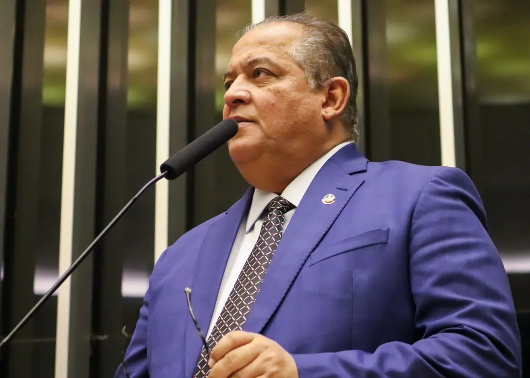 Relatório de Eduardo Gomes é aprovado e beneficia todas as cidades: “o compromisso de municipalista que sempre fui”