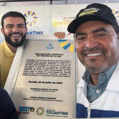 Léo faz discurso com forte componente emocional, destaca orgulho do pai e afirma: “os que tentaram tirar do senhor a chance de governar não conseguiram”