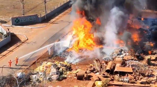 O incêndio aconteceu em uma área de 8 mil metros quadrados - Foto: Divulgação
