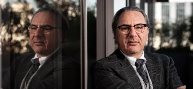 Com mais de 30 anos de carreira, Roberto Podval é conhecido nacionalmente por defender figuras públicas em casos de alta complexidade - Foto: Divulgação 