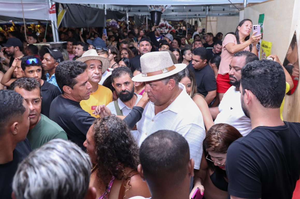 Em alta no Bico, Eduardo Gomes se movimenta nas bases, recebe carinho popular em Araguatins e atua como “soldado da construção” de 2026