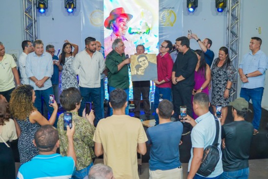 Laurez tem festa de aniversário em Araguaína; Gutierres, Quintanilha e vários ex-mandatários presentes