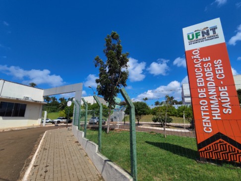UFNT oferta vagas para professores substitutos com salários de até R$ 8 mil; veja edital