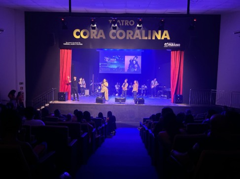 Vozes de Ébano emociona público de Paraíso com espetáculo “Minha Voz é Resistência” 