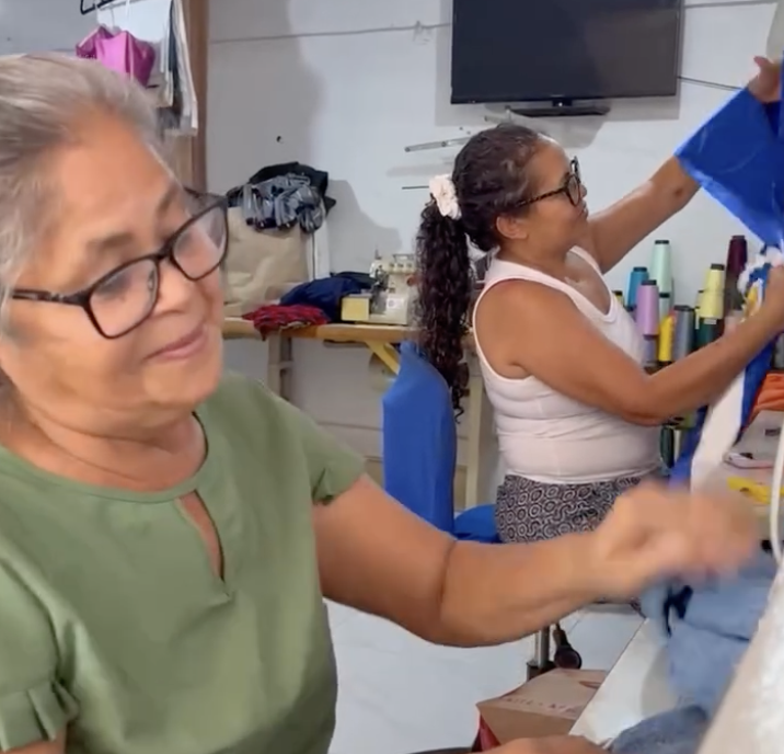 “Palmas não abandona Eduardo”: Em vídeo, moradoras arrumam faixa para retorno de Eduardo Siqueira